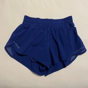 Lululemon Hotty Hot 2.5 inch shorts